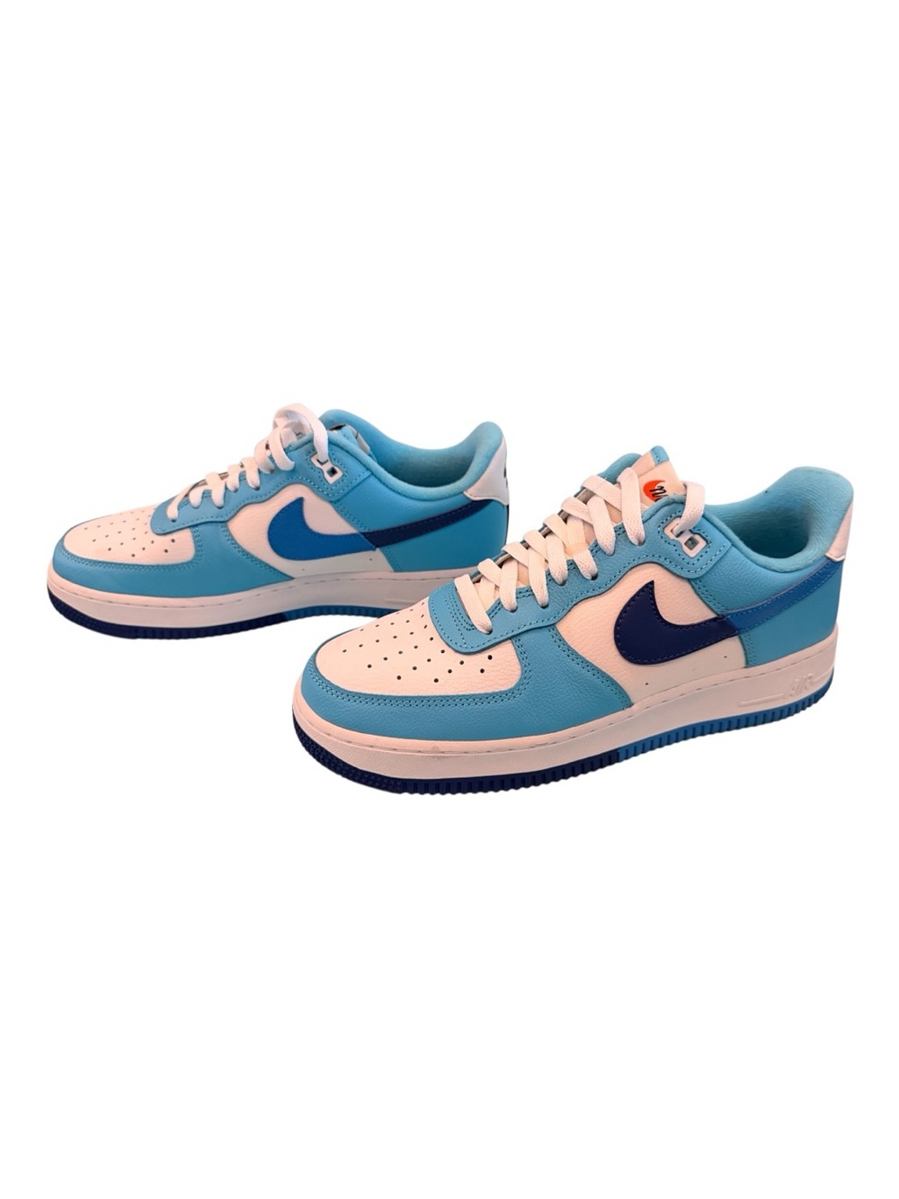 Nike Air Low-Top Sneakers in Light Blue, White & Navy